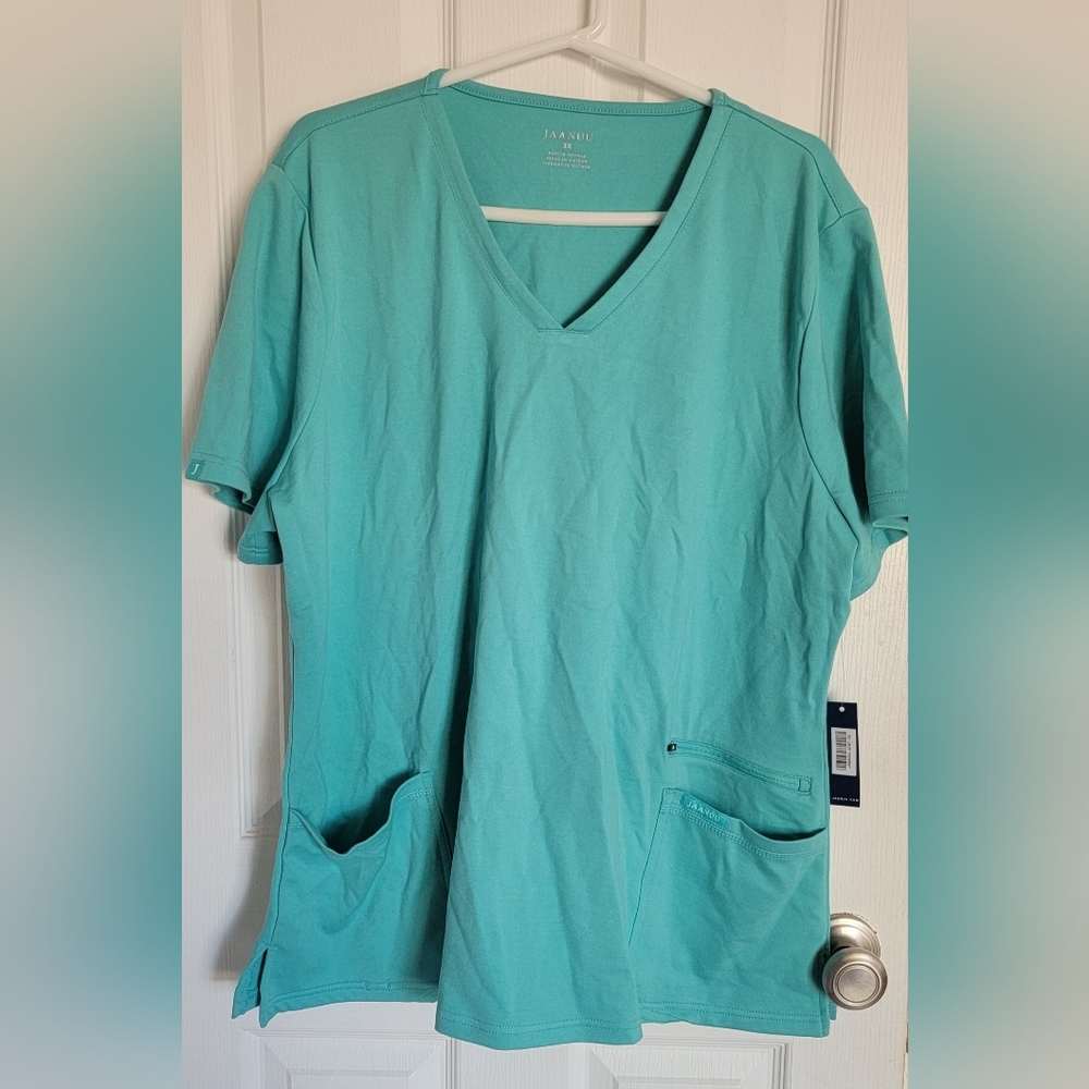 Jaanuu Scrub top